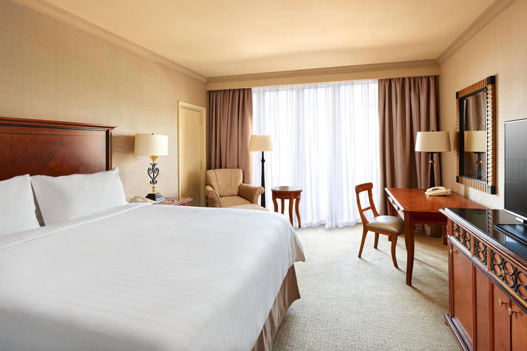 Hotel Marriott & Omar Khayyam Casino 5*
